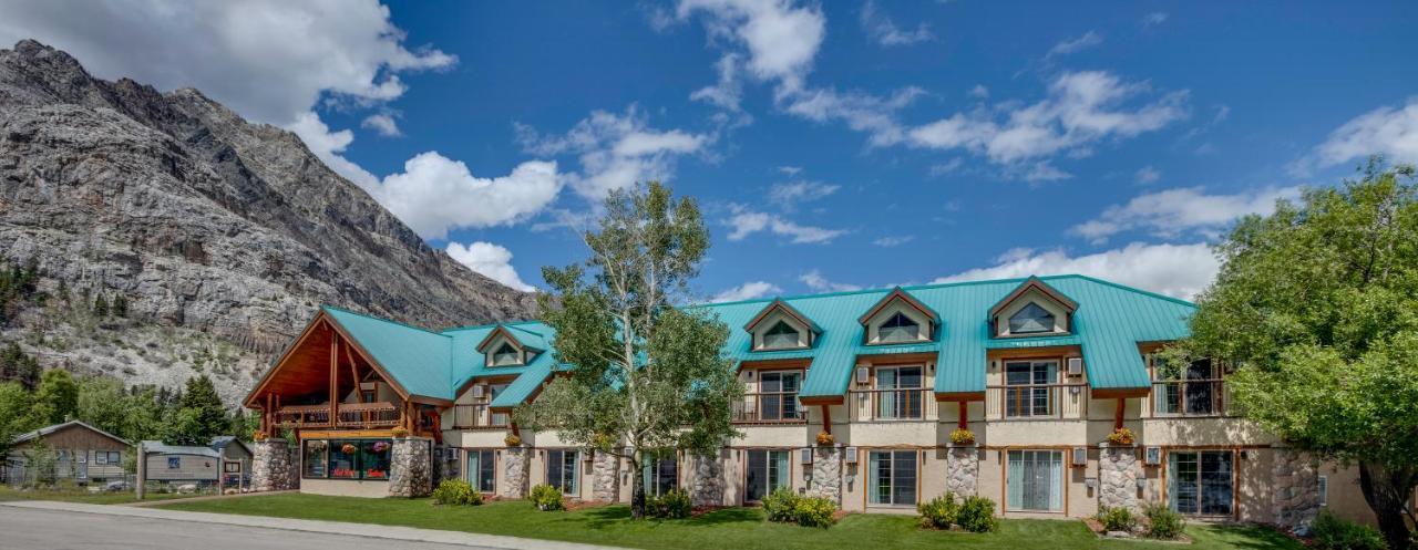 Waterton Glacier Suites Exteriér fotografie