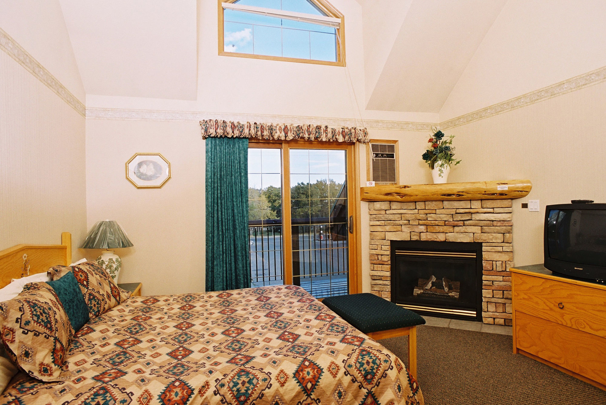 Waterton Glacier Suites Exteriér fotografie
