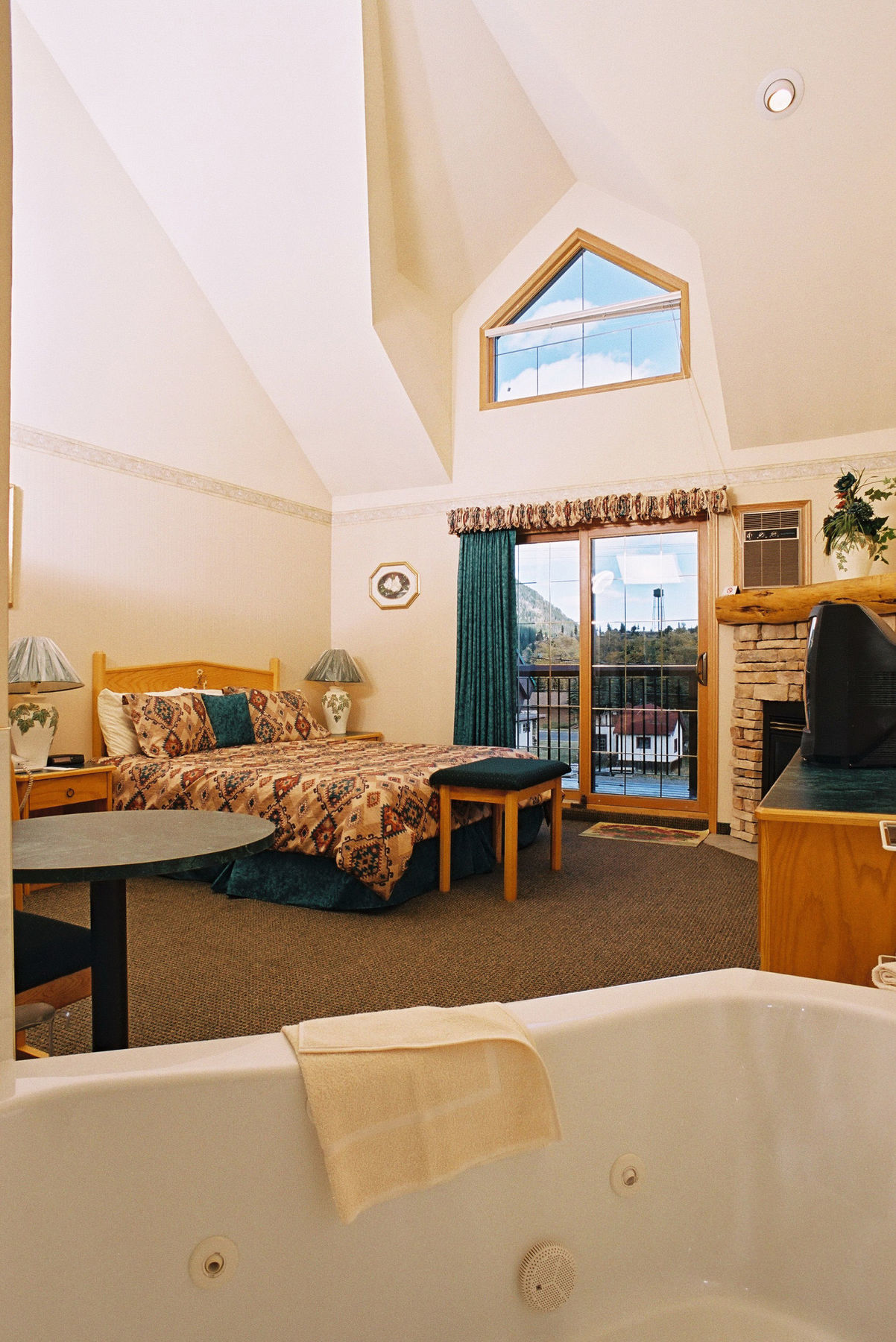Waterton Glacier Suites Exteriér fotografie