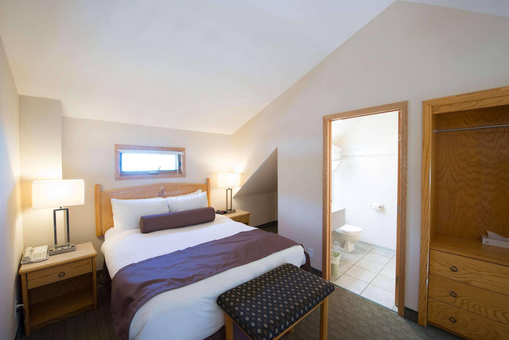 Waterton Glacier Suites Exteriér fotografie