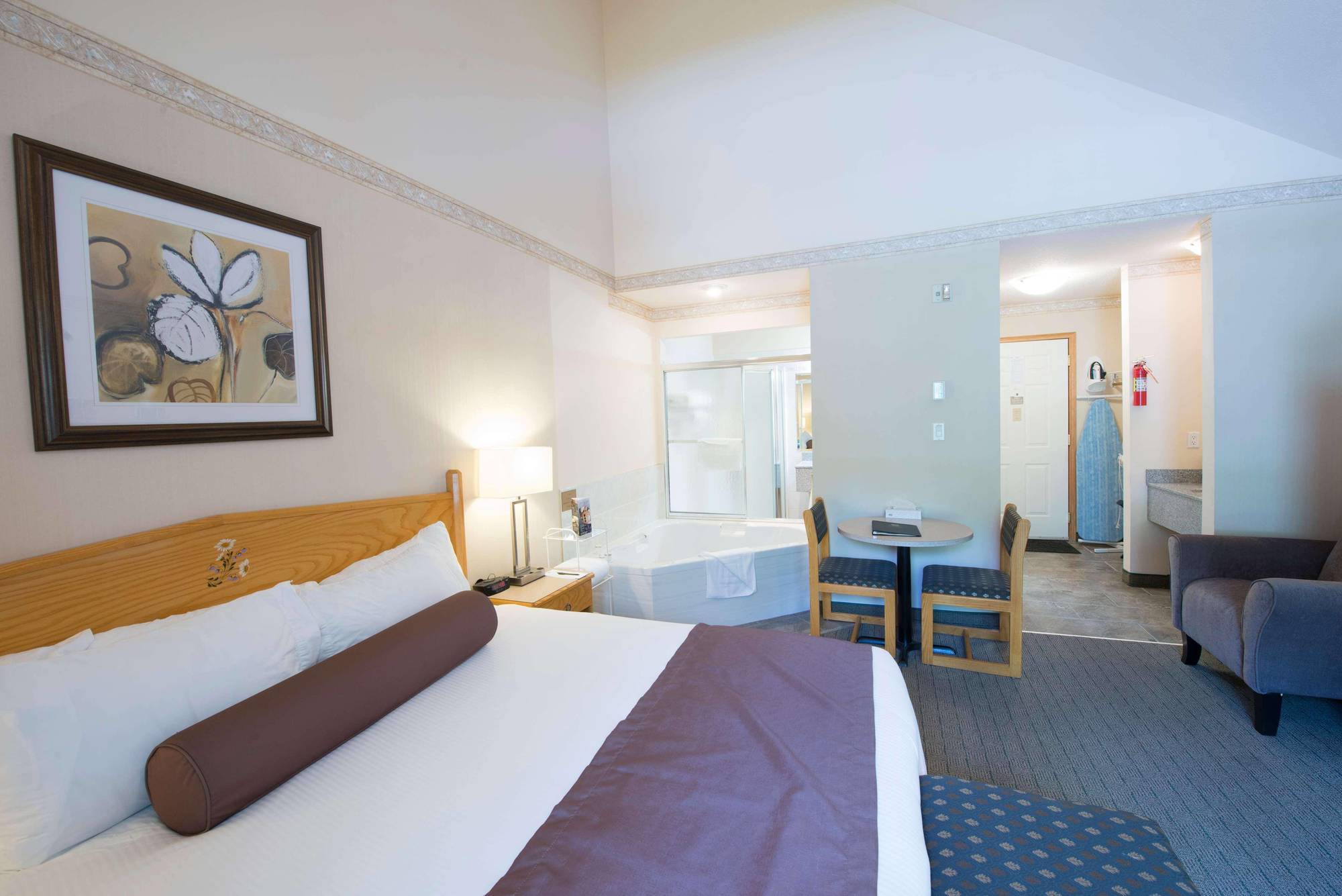 Waterton Glacier Suites Exteriér fotografie