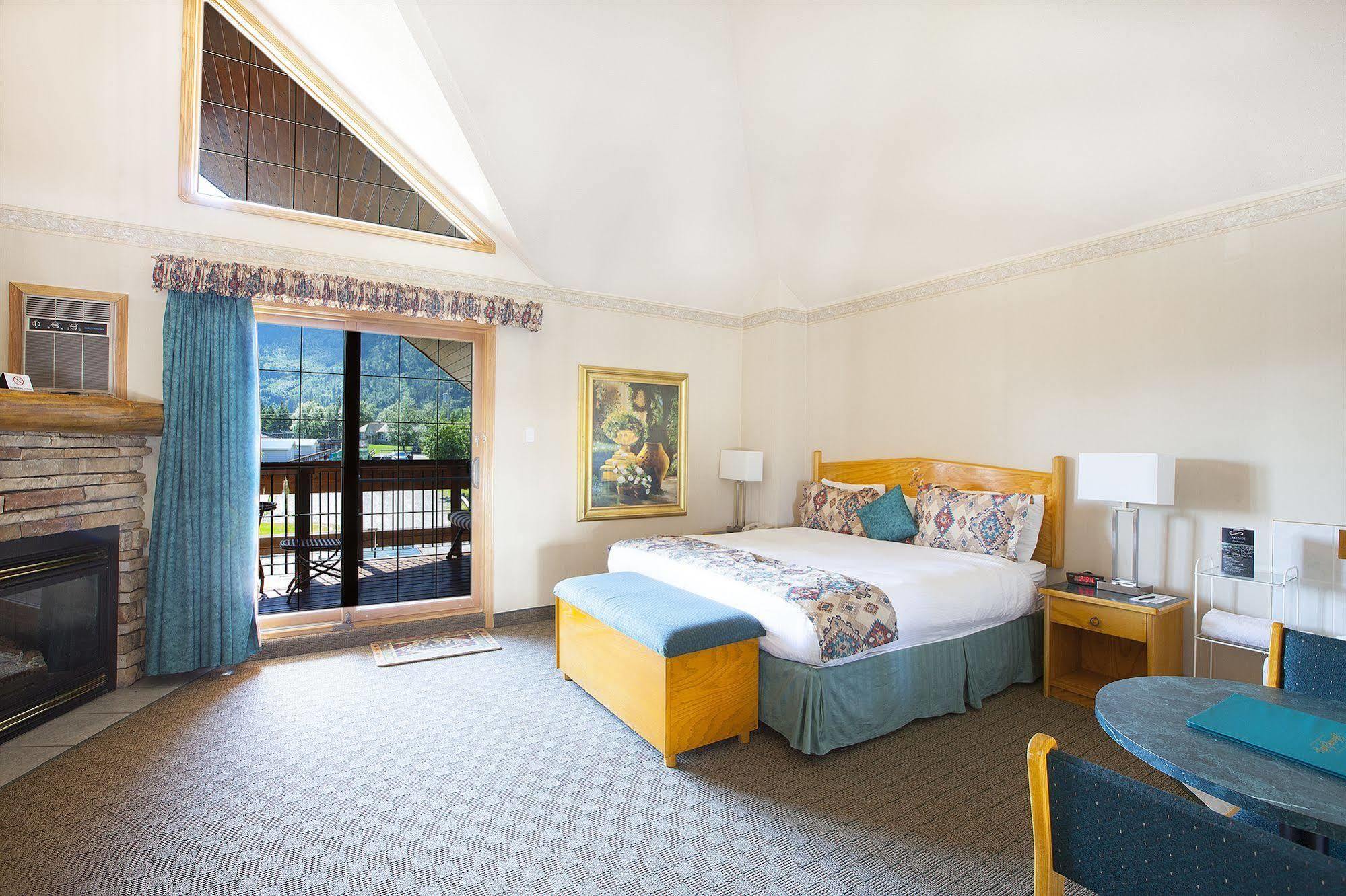 Waterton Glacier Suites Exteriér fotografie